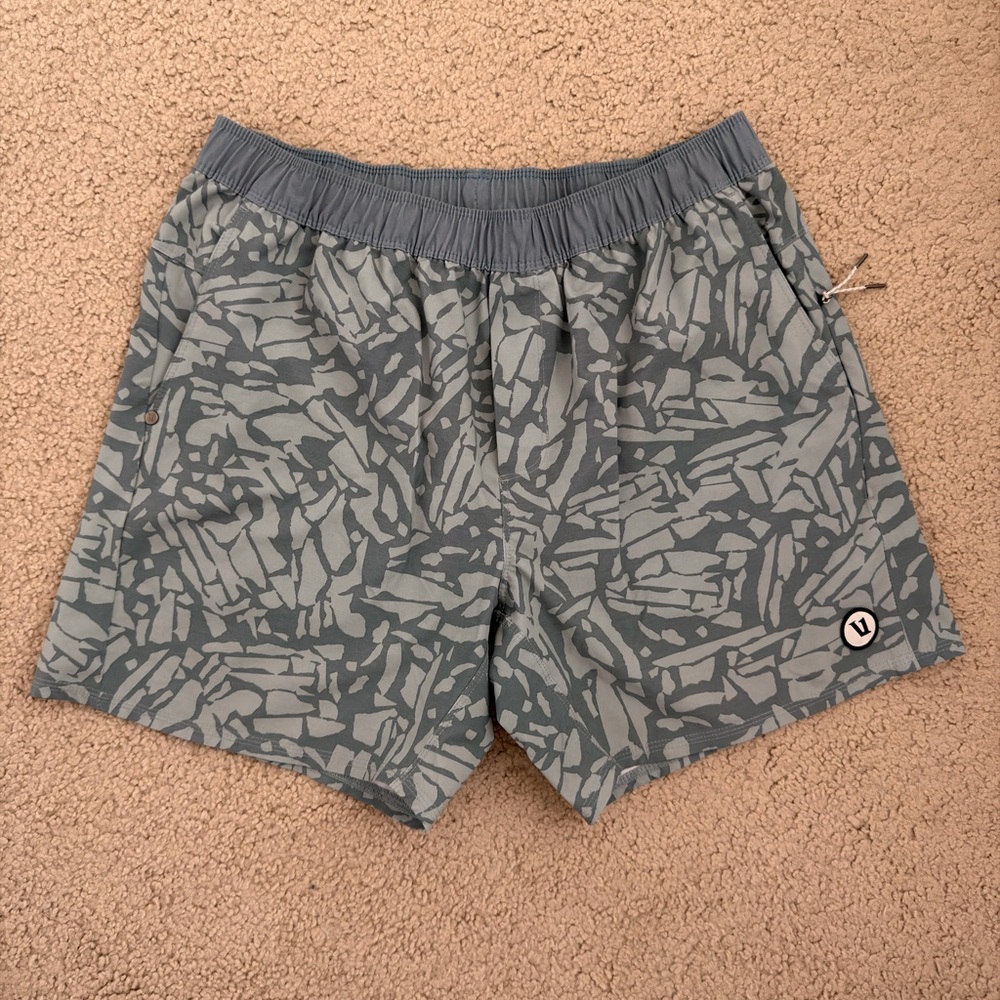Vuori Gray Patterned Men Swim Hybrids, 5” inseam
